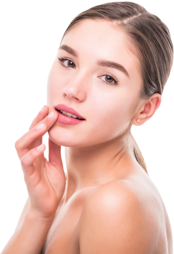 Mujer tocando suavemente sus labios en una imagen de estética facial